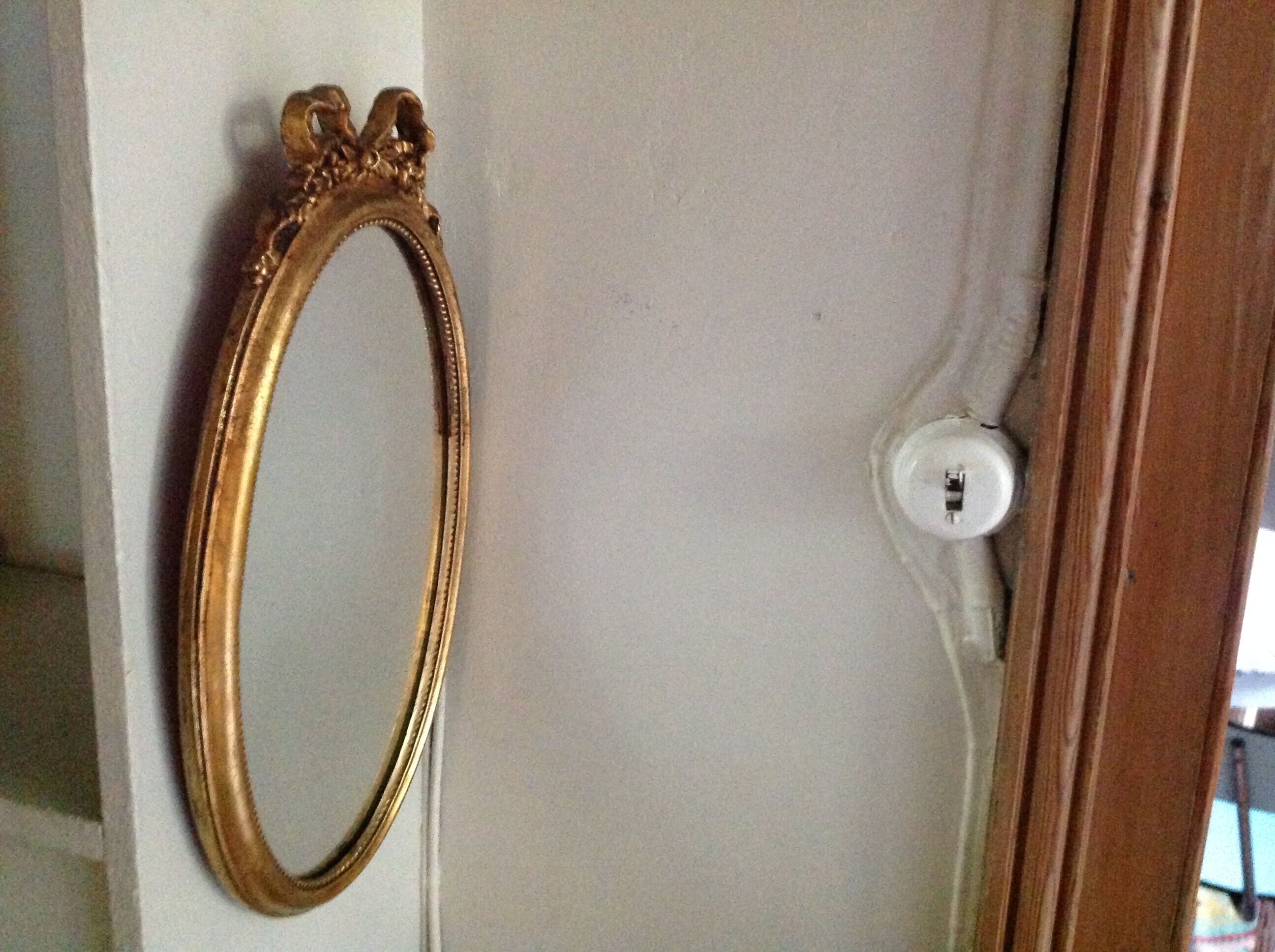 Mirror gold wood medallion - 43x24cm