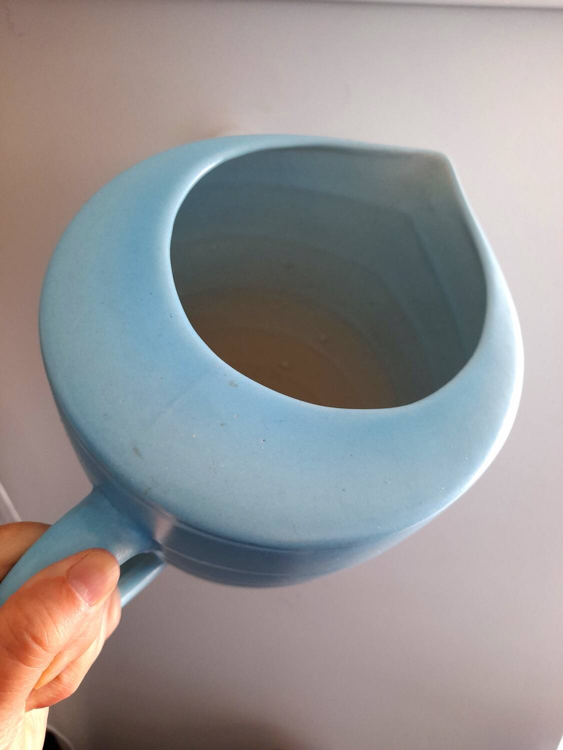 Carafe 80s en faïence bleue
