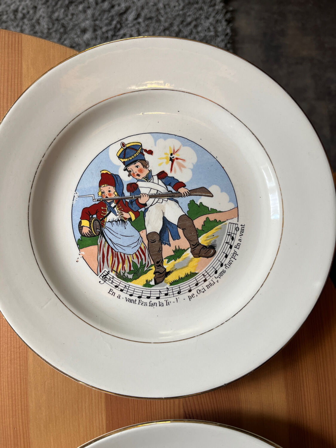 Lot assiettes parlantes « chansons enfantines »