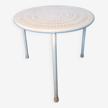 Table basse de jardin en tôle perforée