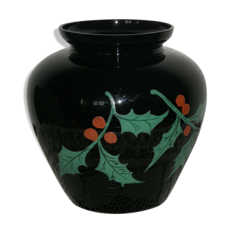 Vase en verre décor émaillé et décor feuilles de houx