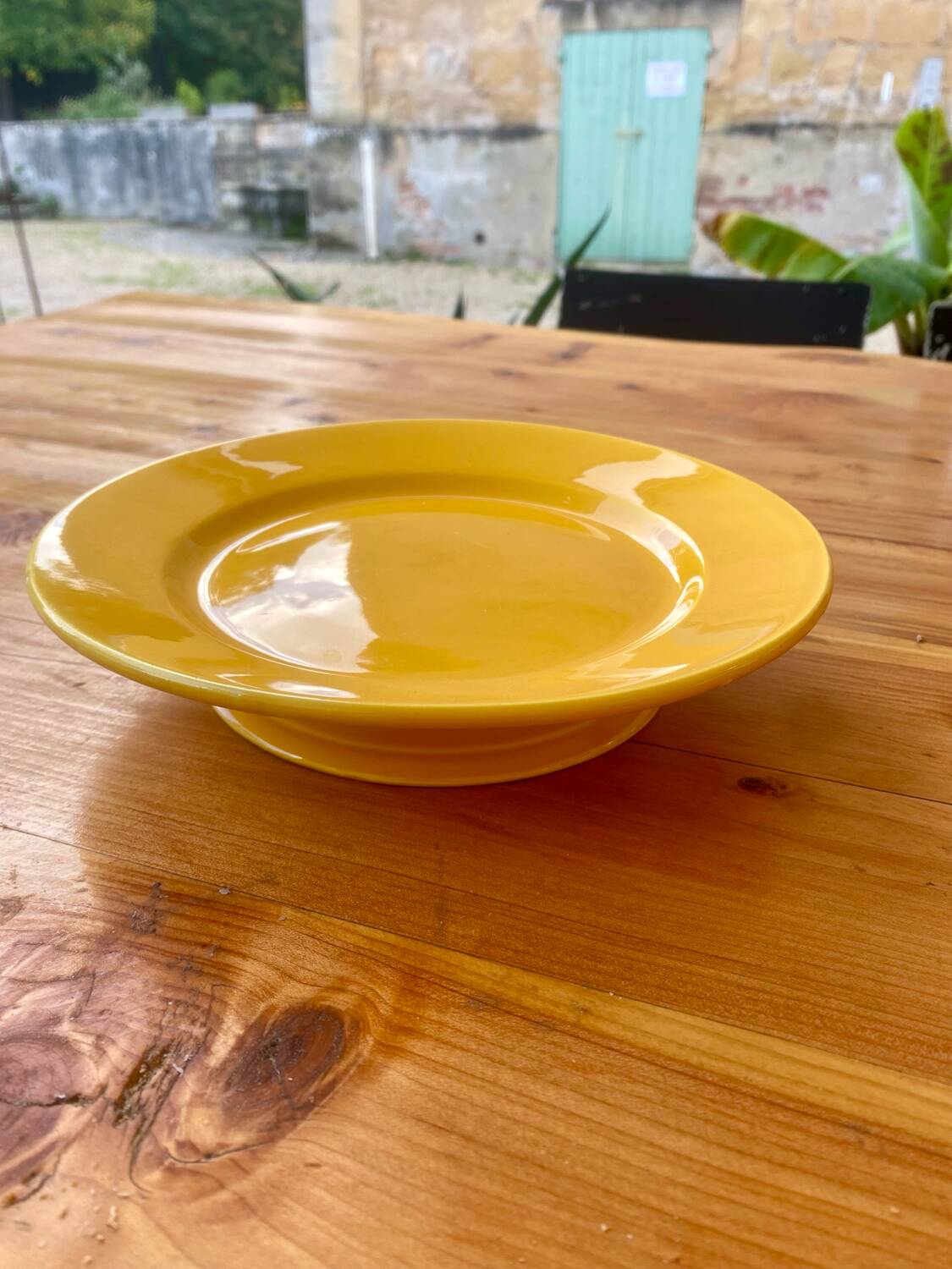 Yellow dinner set