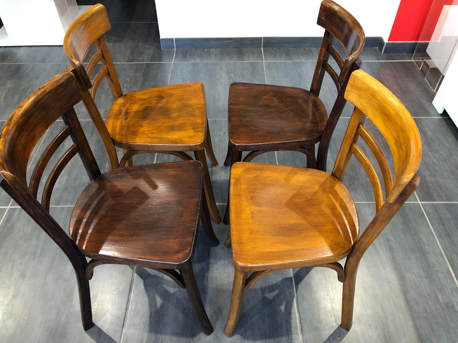 Suite de 4 chaises de bistrot Baumann vintage