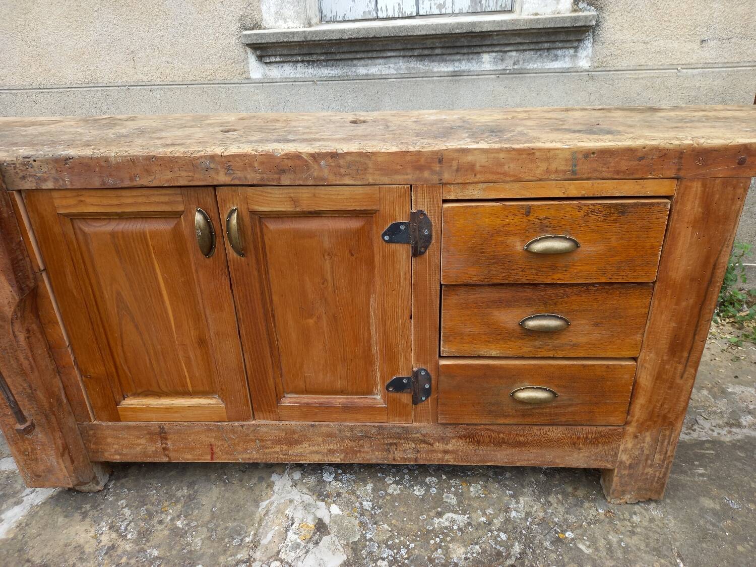 Carpenter's workbench