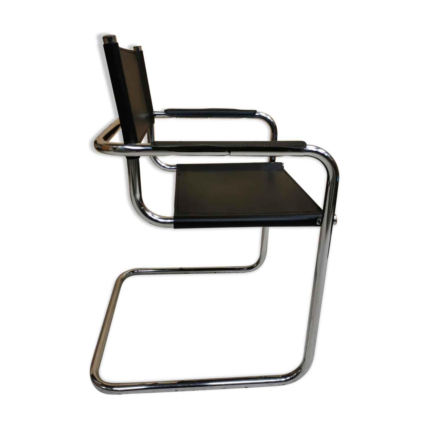 Cantilever chair