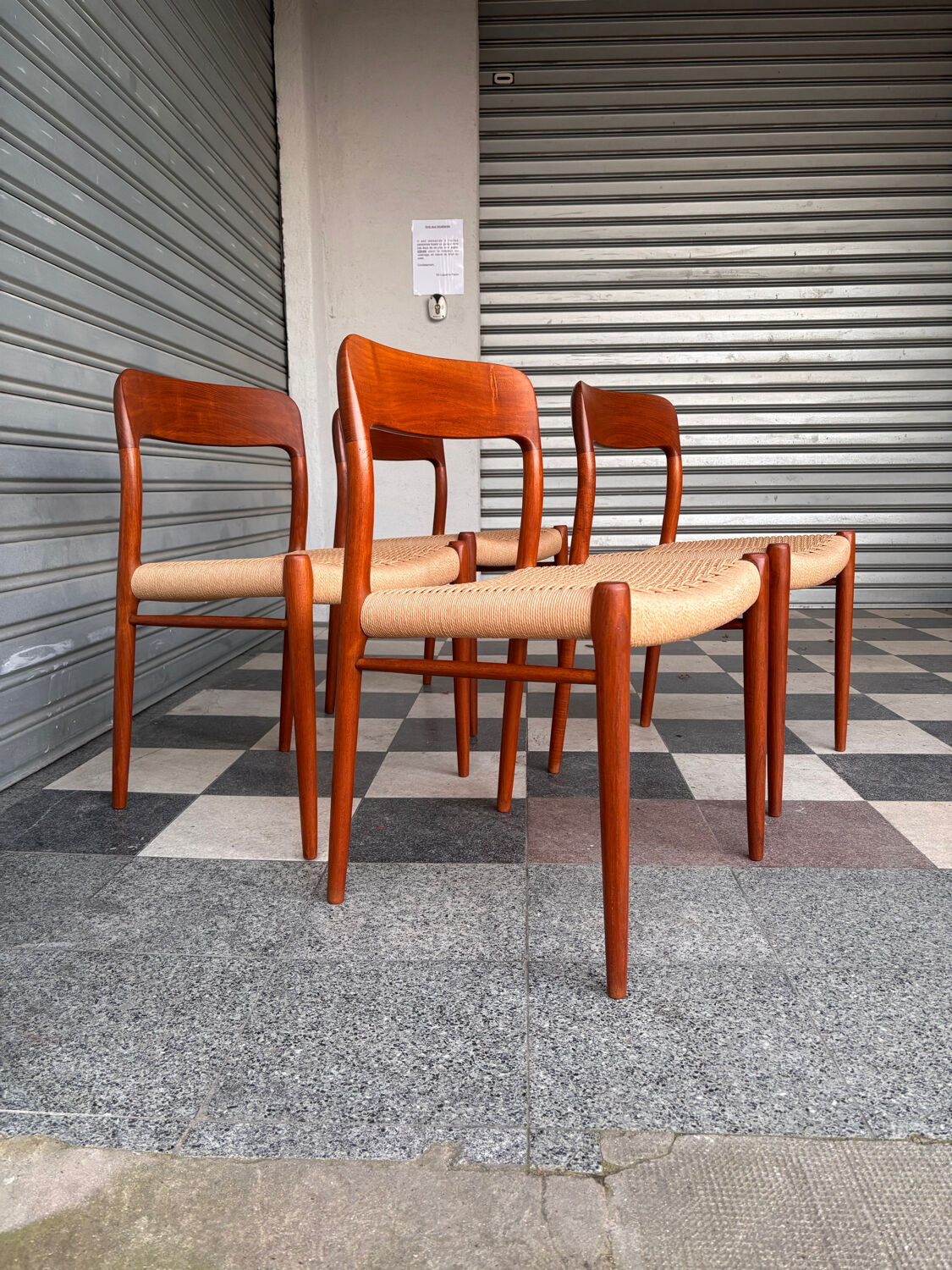 Moller 75 chairs