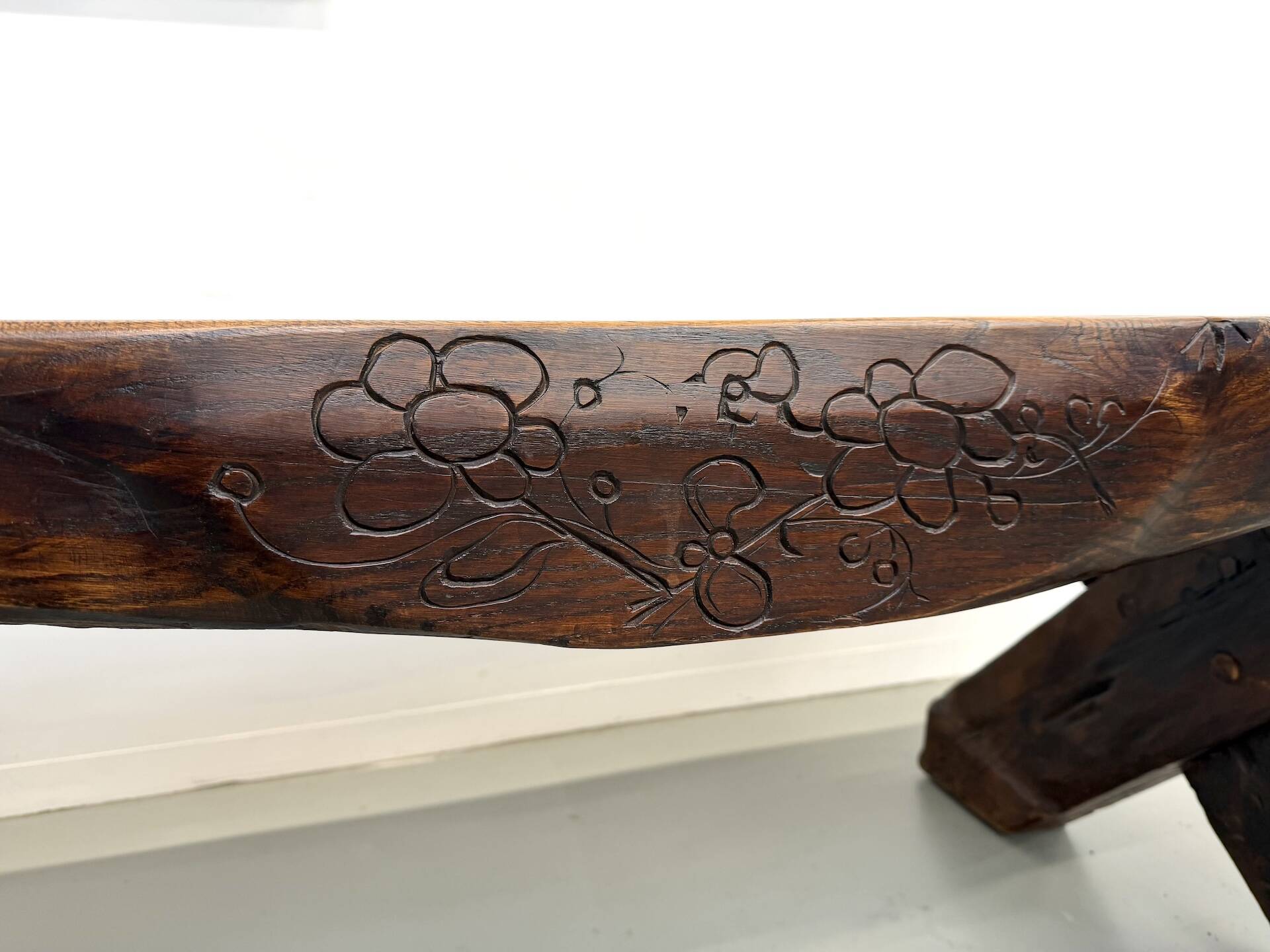 Table Brutaliste en Chêne Massif, Art Populaire (Vers 1900)