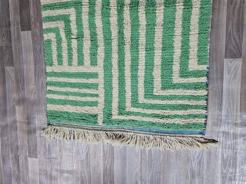 Handmade natural wool rug, size 140 x 260 cm.