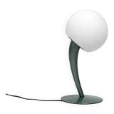 Grande lampe de table en métal extraordinaire des années 80 avec abat-jour en verre opale.