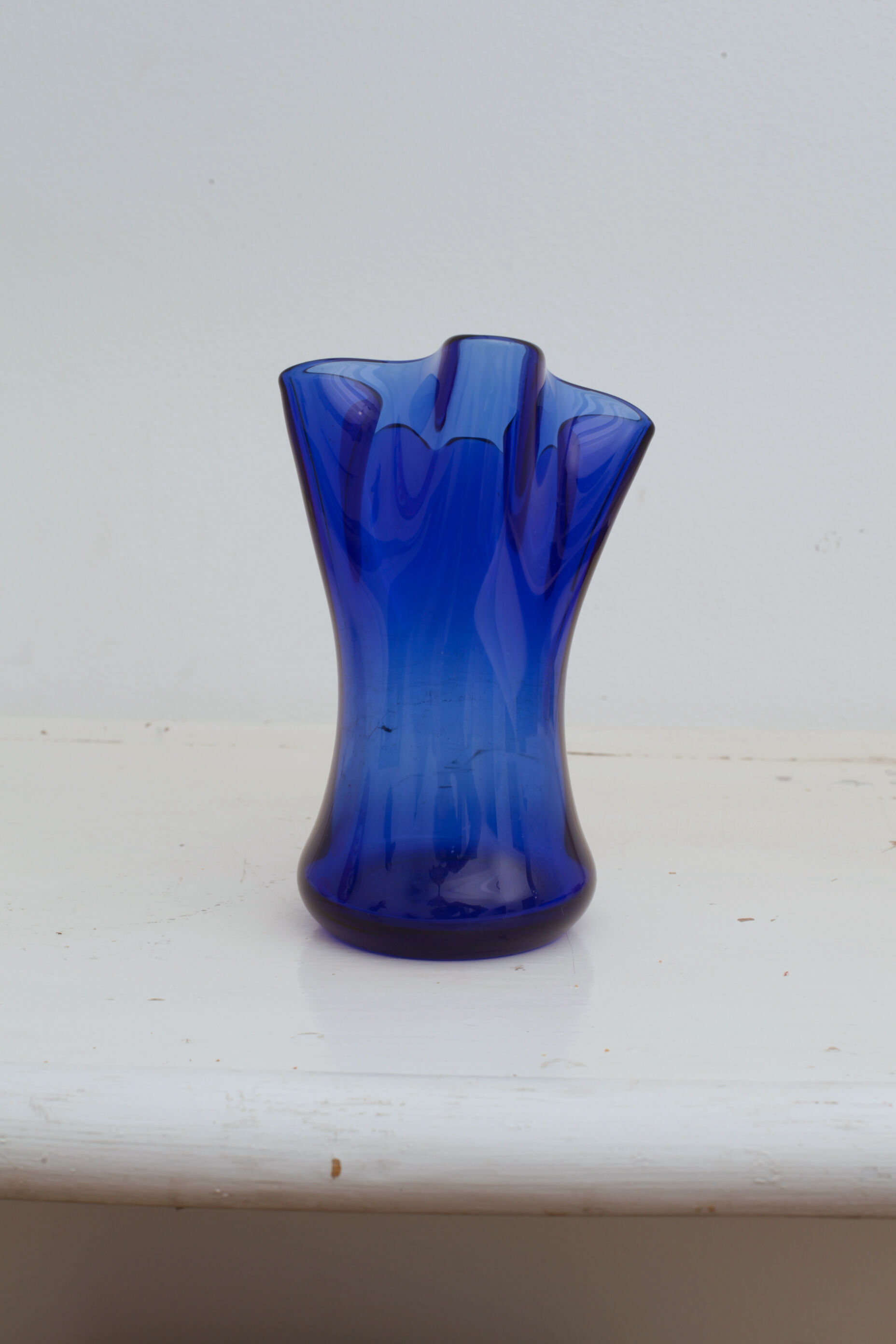 Vase étoile en verre bleu