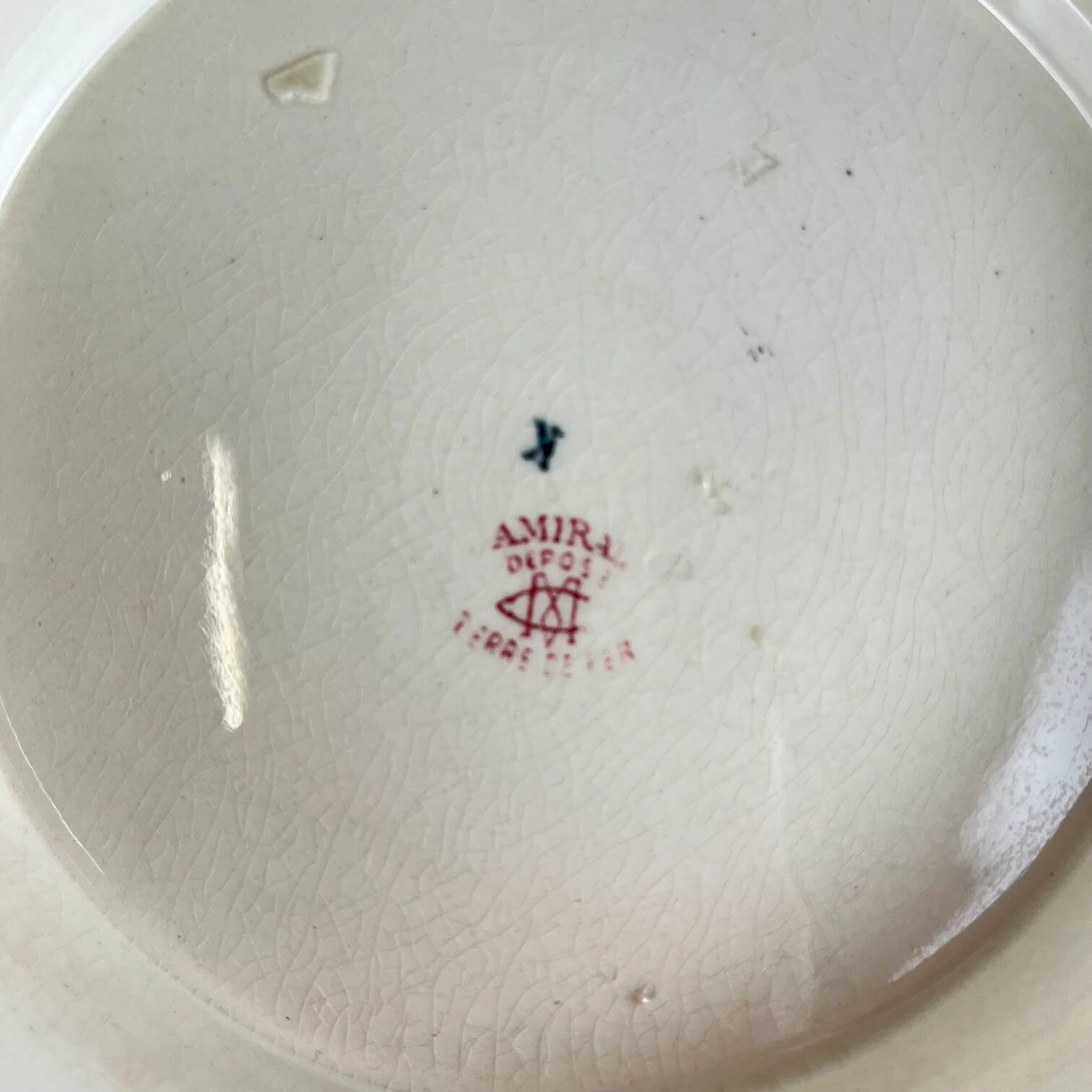 Ironstone soup tureen Creil & Montereau, "Admiral" model, red, 19th century.