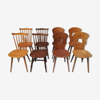 Chaises de bistrot dépareillées