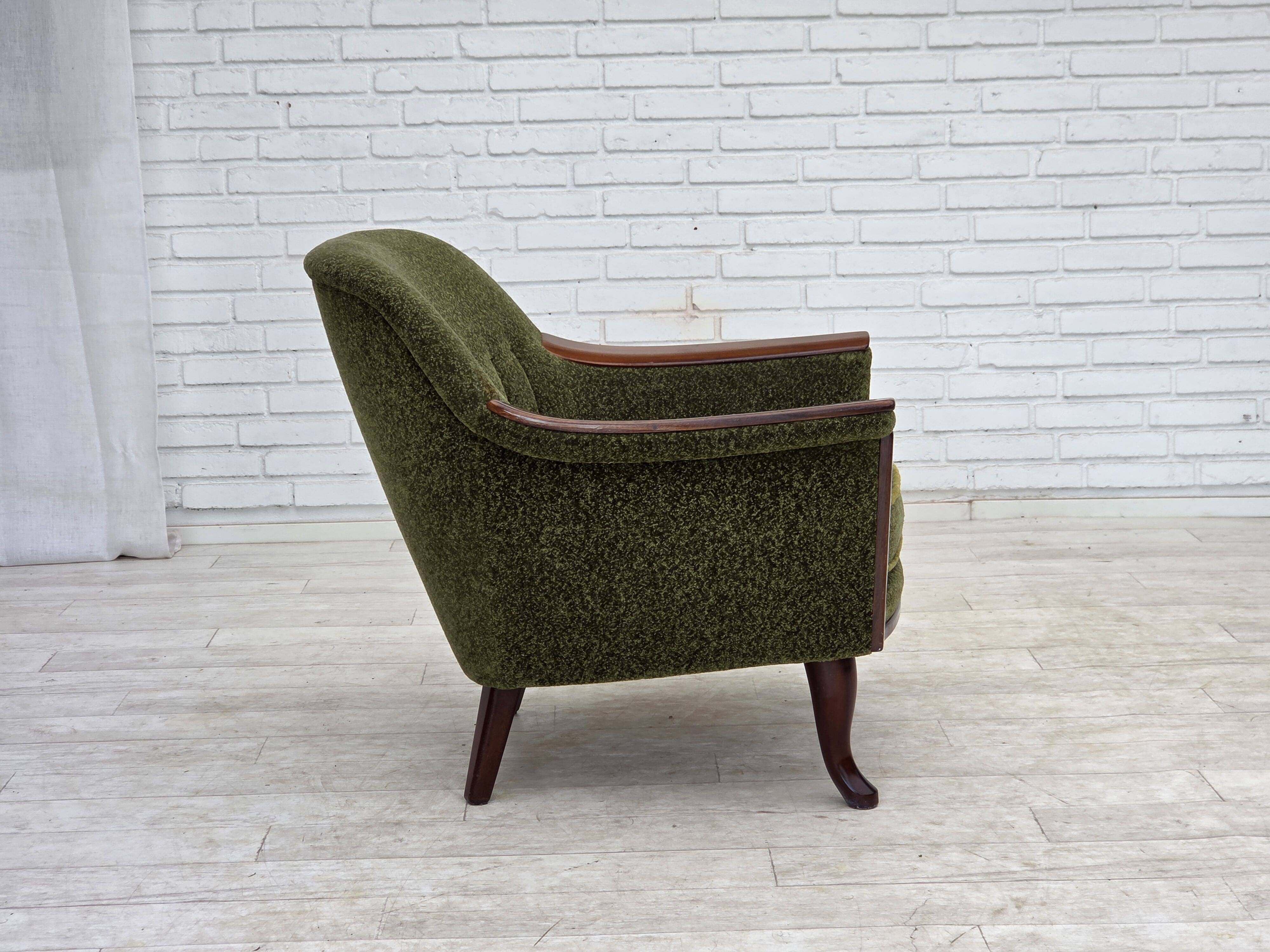 Fauteuil norvégien des années 1970, tissu de meuble vert, bois de teck,