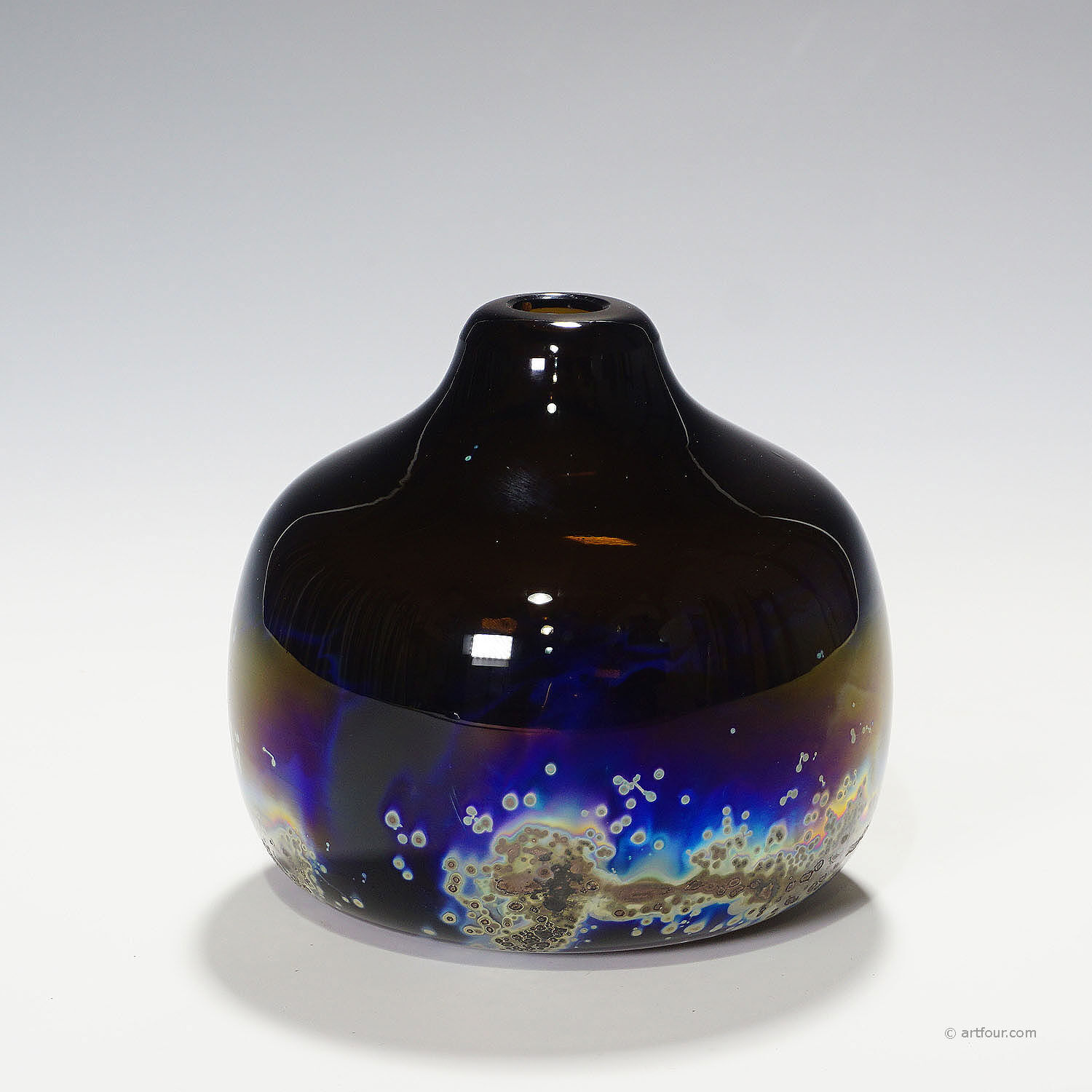 Vintage 'Aomi' vase designed by H. R. Janssen for Graal Glas around 1970.