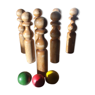 Ancien jeu de quilles en bois