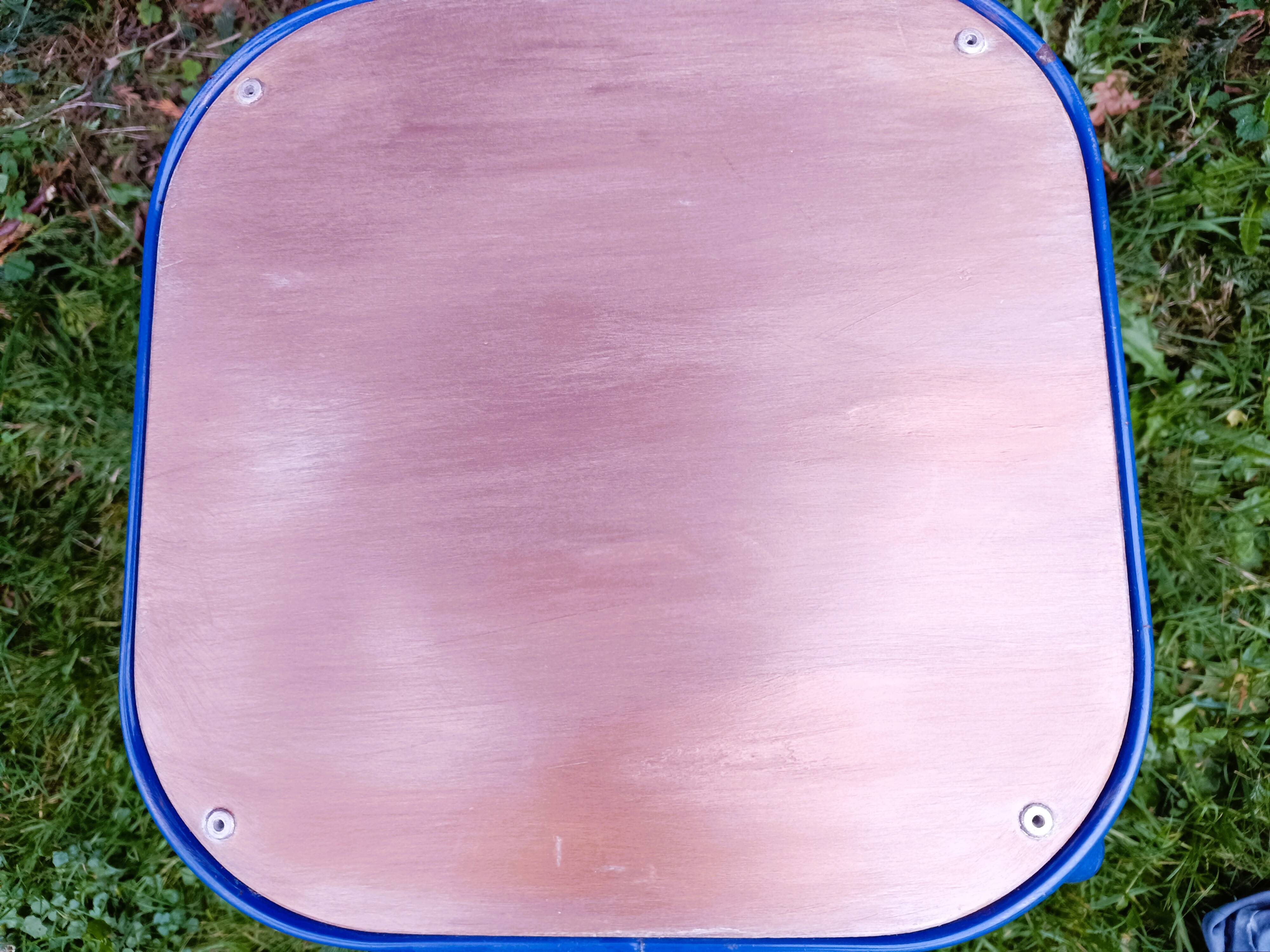 Low industrial stool