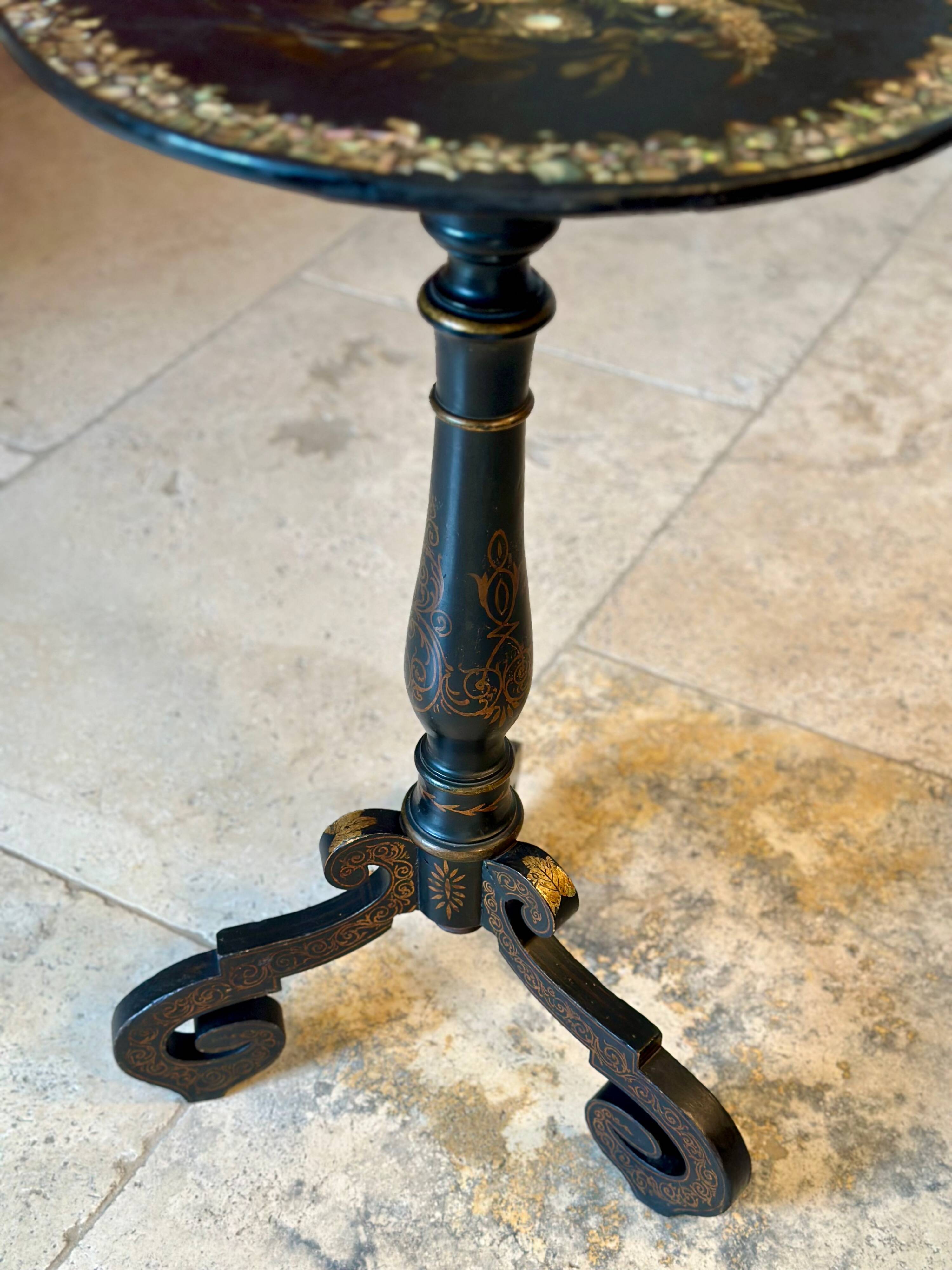 Blackened wooden pedestal table from the 19th century Napoleon III burgundy, decorated with mother-of-pearl