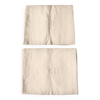 Un Lot de 2 serviettes de table lin blanc monogrammes G D