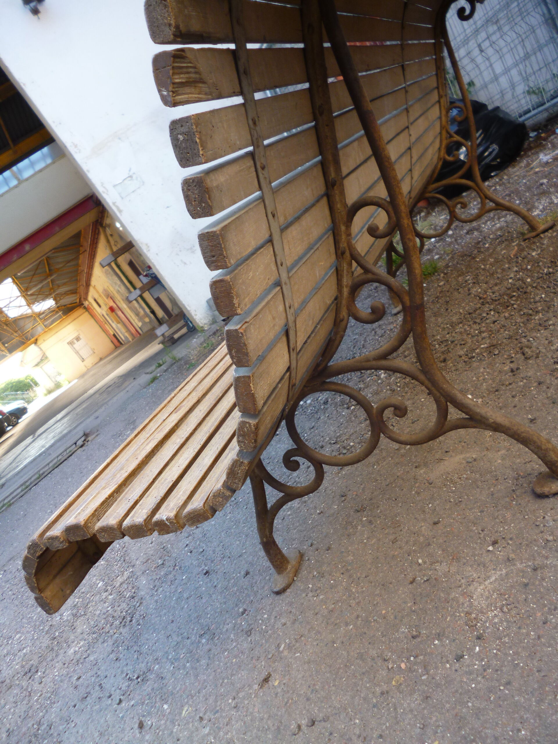 Garden bench wood and cast iron legs