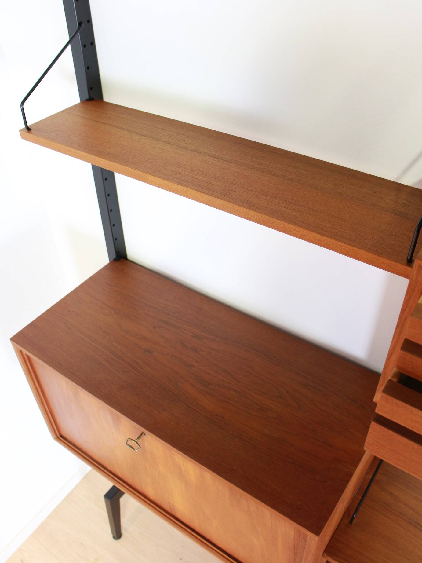 Poul Cadovius wall-unit vintage freestanding