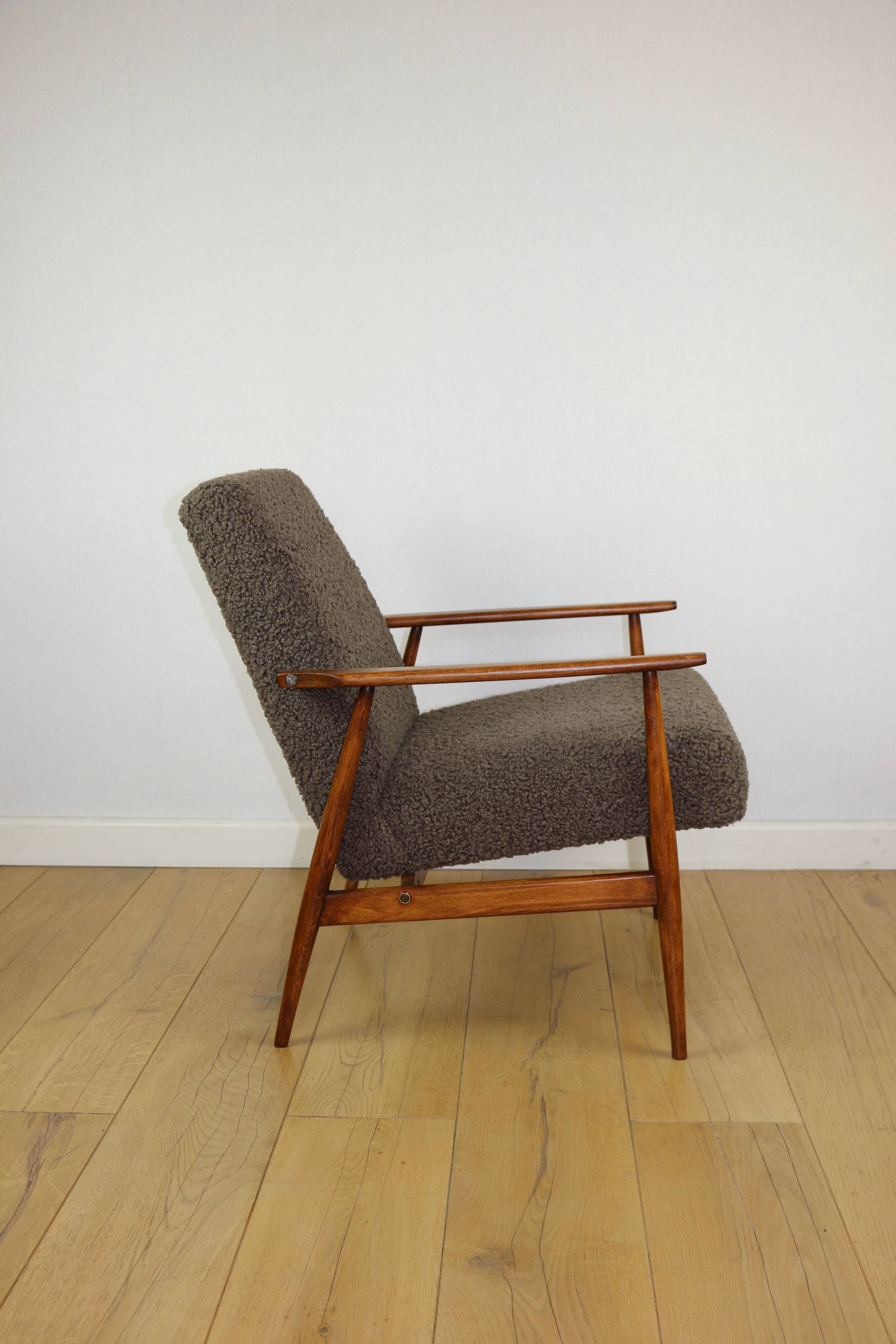Armchair 'Lis', 1970s brown chocolate brown boucle design by Henryk Lis - 2 pieces available
