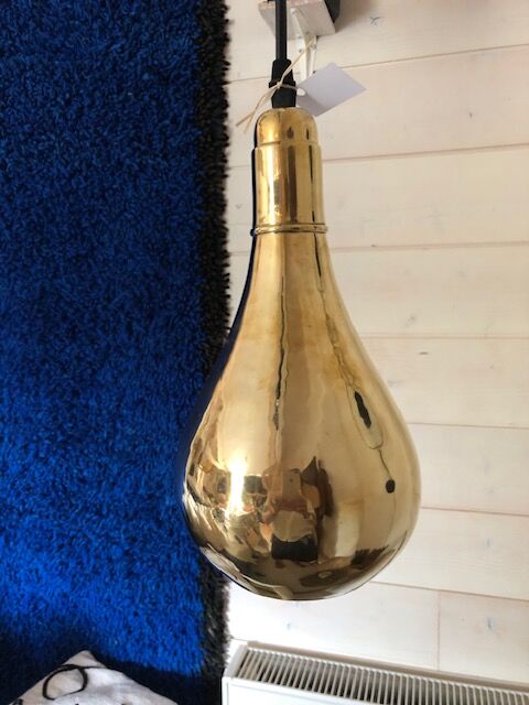 Suspension in gilded metal. Model B