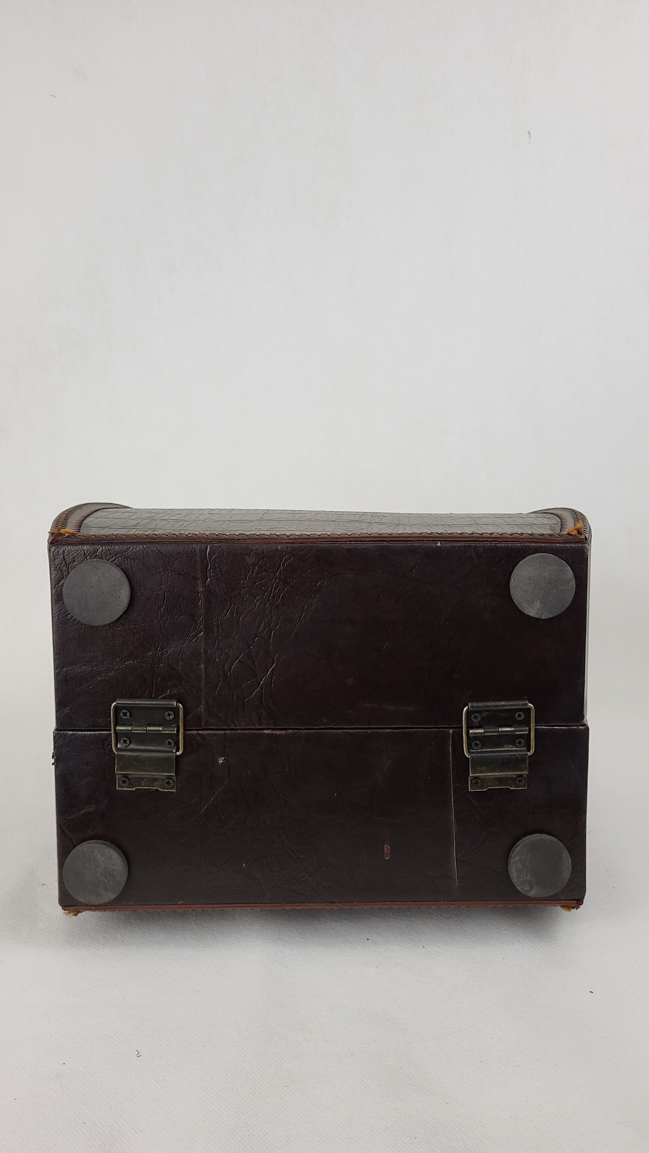 Storage box / suitcase