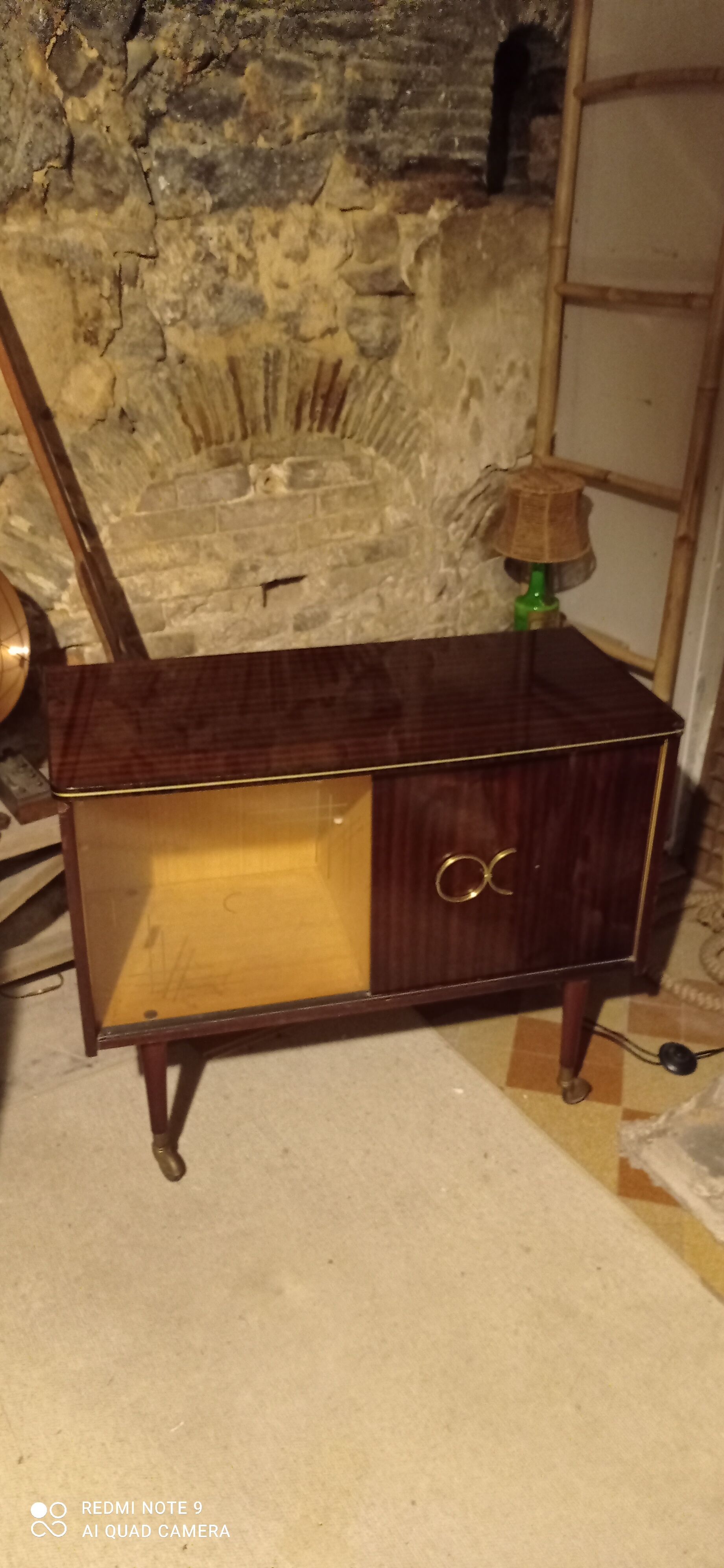 Turntable vinyl cabinet or TV stand