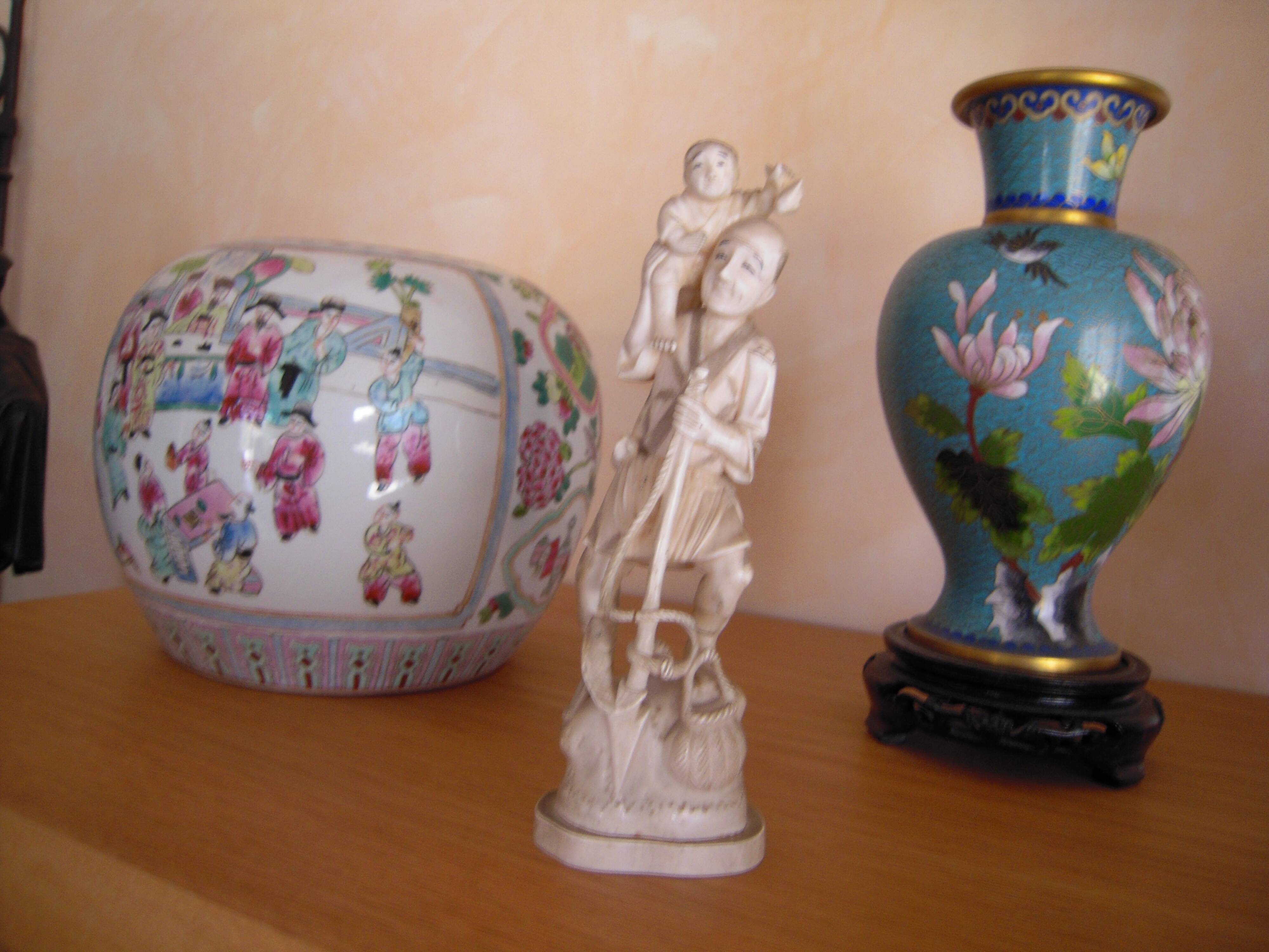 OKIMONO IN CARVED IVORY MEIJI PERIOD (1868 - 1912) FROM JAPAN.