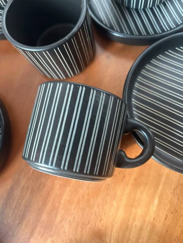 Tasses à café noir rayée blanc vintage Salins
