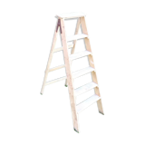 Stepladder in rough wood