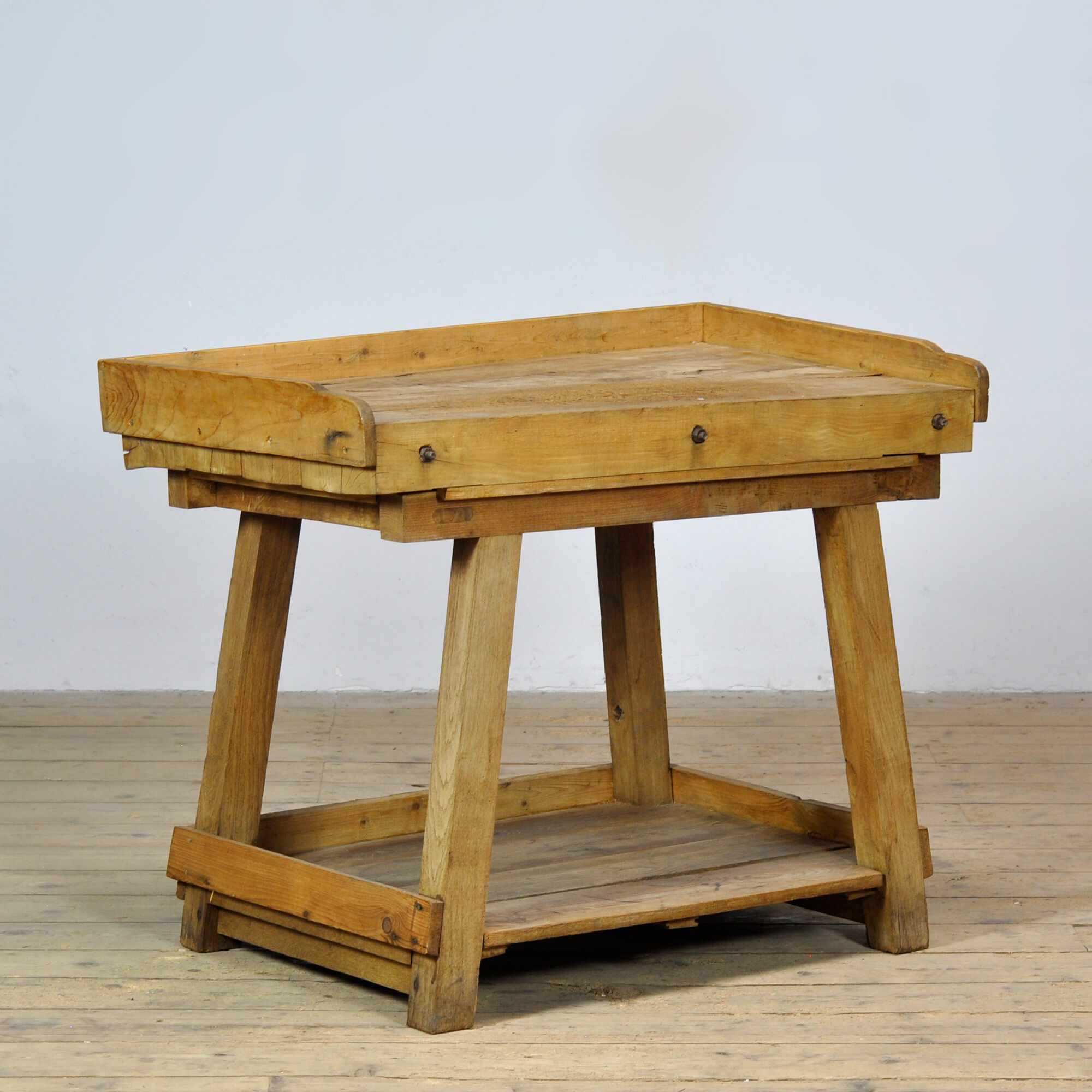Petite table de travail, vers 1960