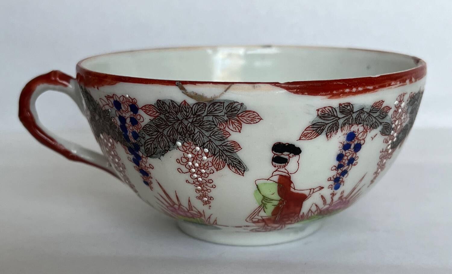 4 Chinese porcelain tea cups