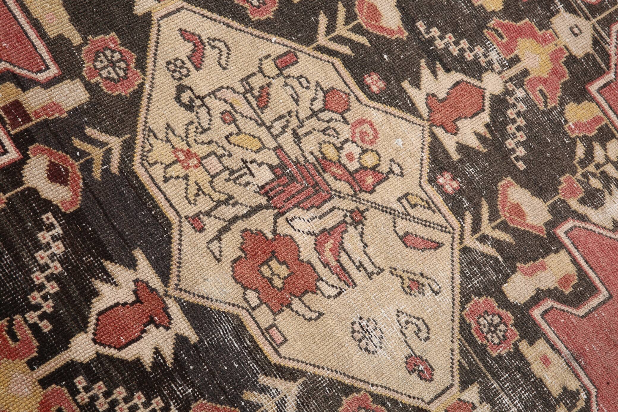 Tapis oriental vintage anatolien rouge bordeaux et noir, laine fait main