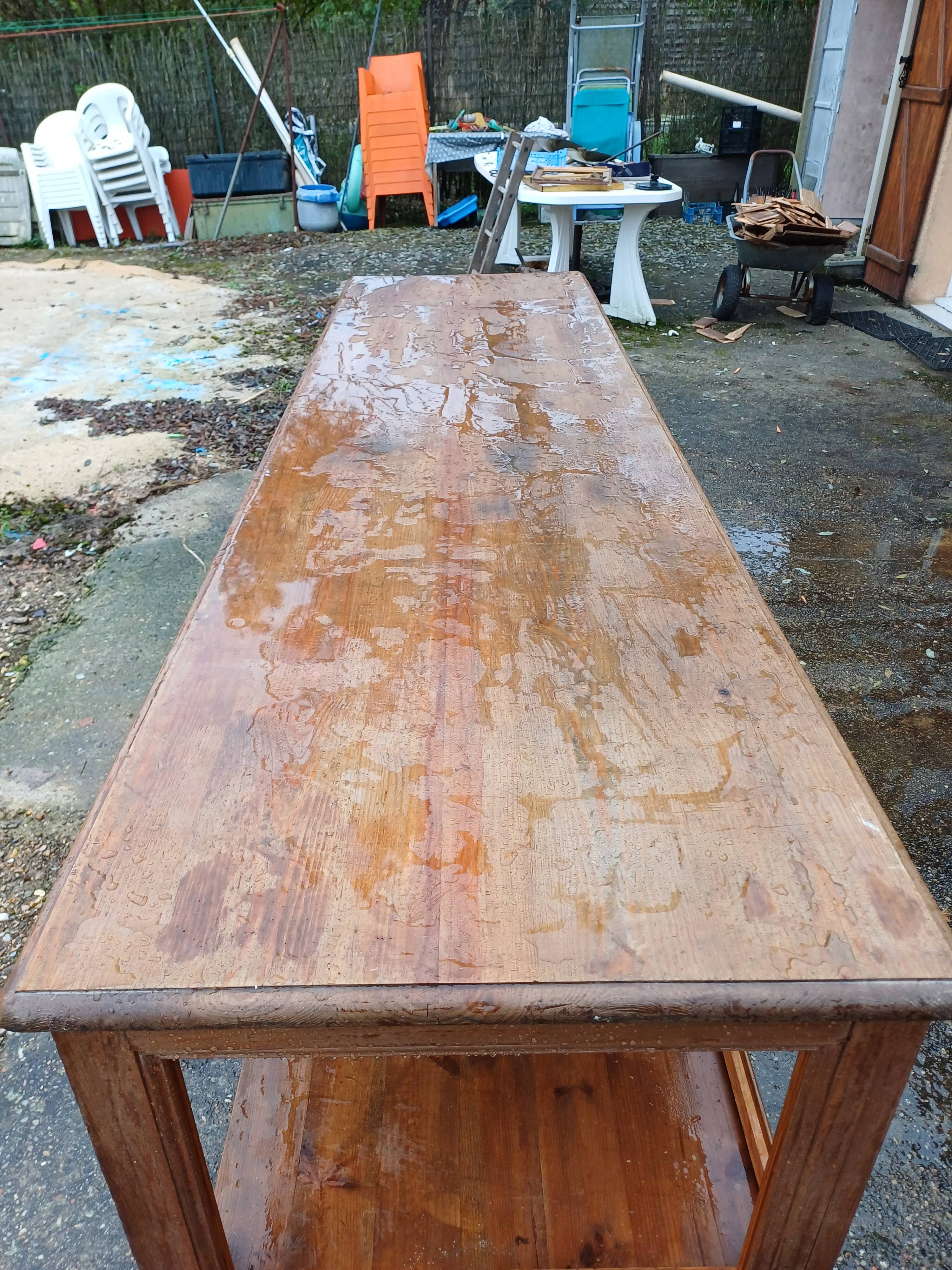 Table de drapier en pin , 2 tiroirs .