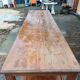 Table de drapier en pin , 2 tiroirs .