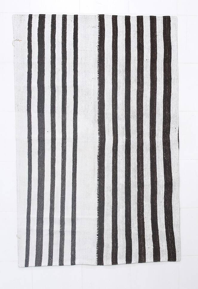 Tapis Kilim moderne rayé blanc et marron foncé