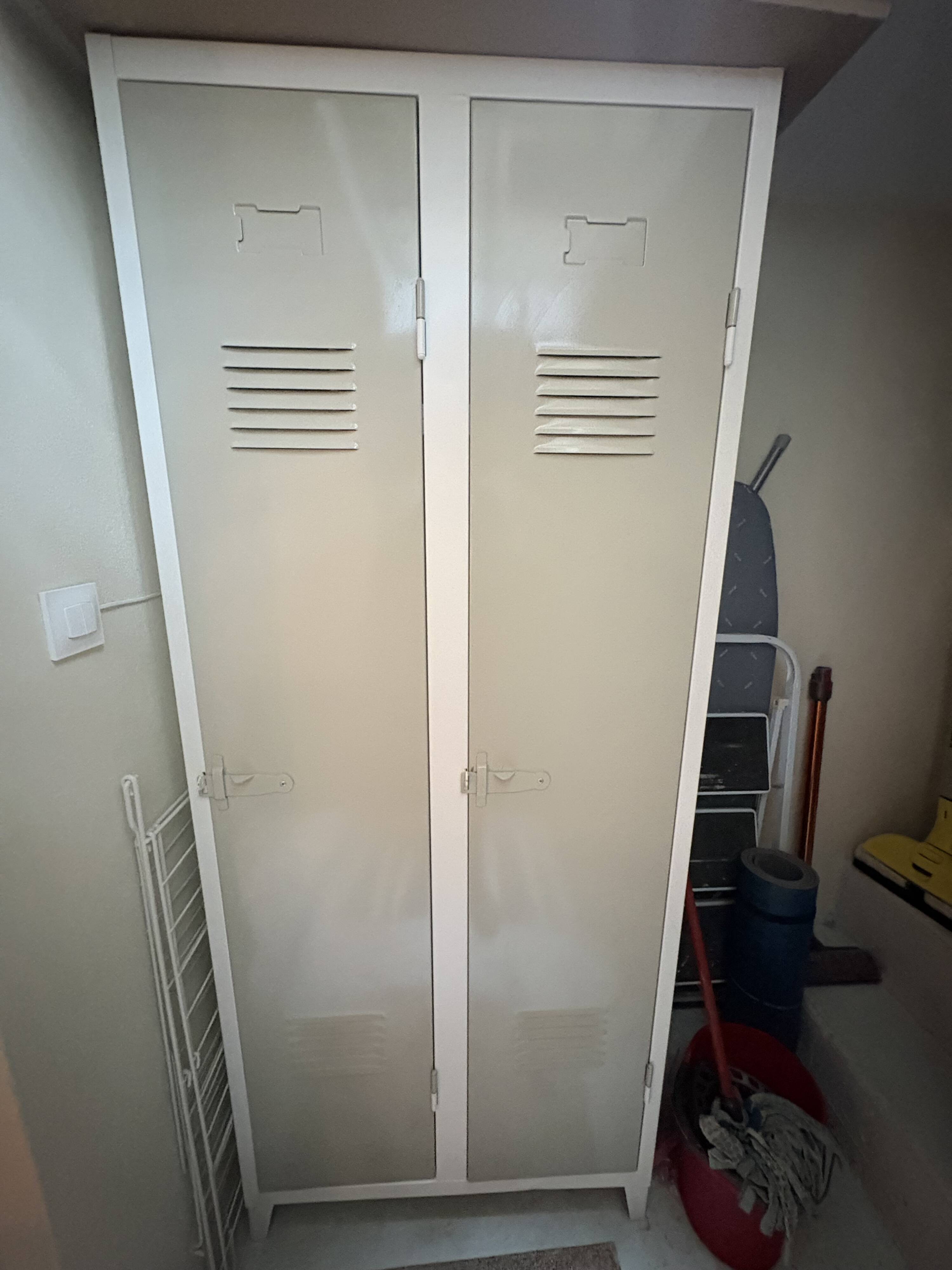 Tolix wardrobe with double lockers