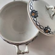 Antique Saint-Amandinoise tureen, blue and ochre decoration 6523, 1900-1920