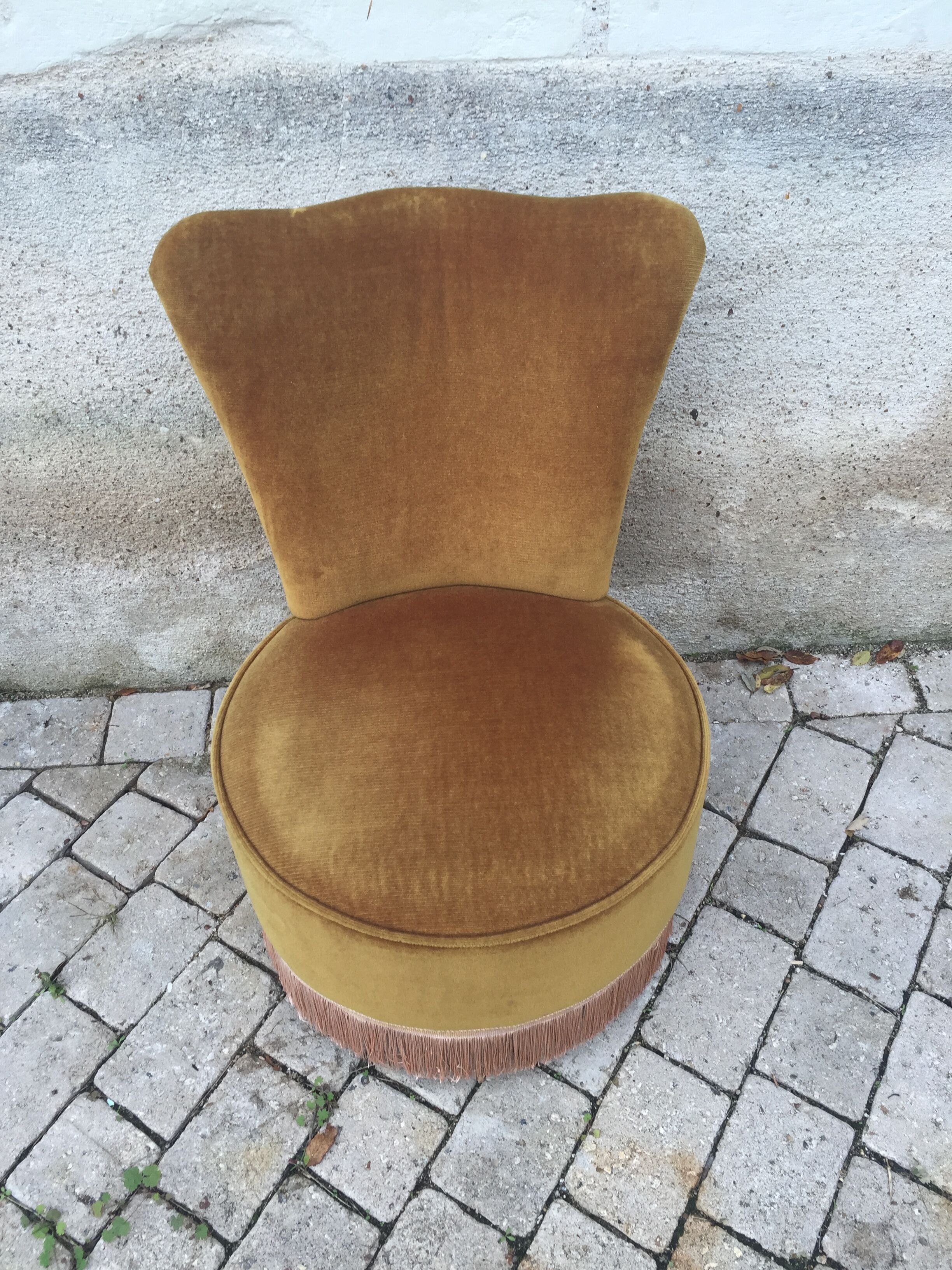 Fauteuil crapaud velour et frange