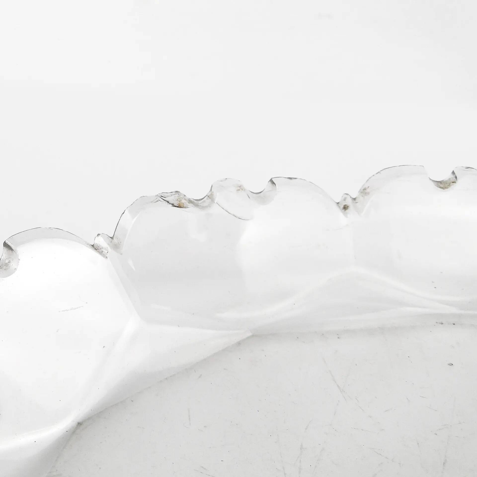 Plat Biedermeier, cristal transparent, République tchèque, 19e siècle