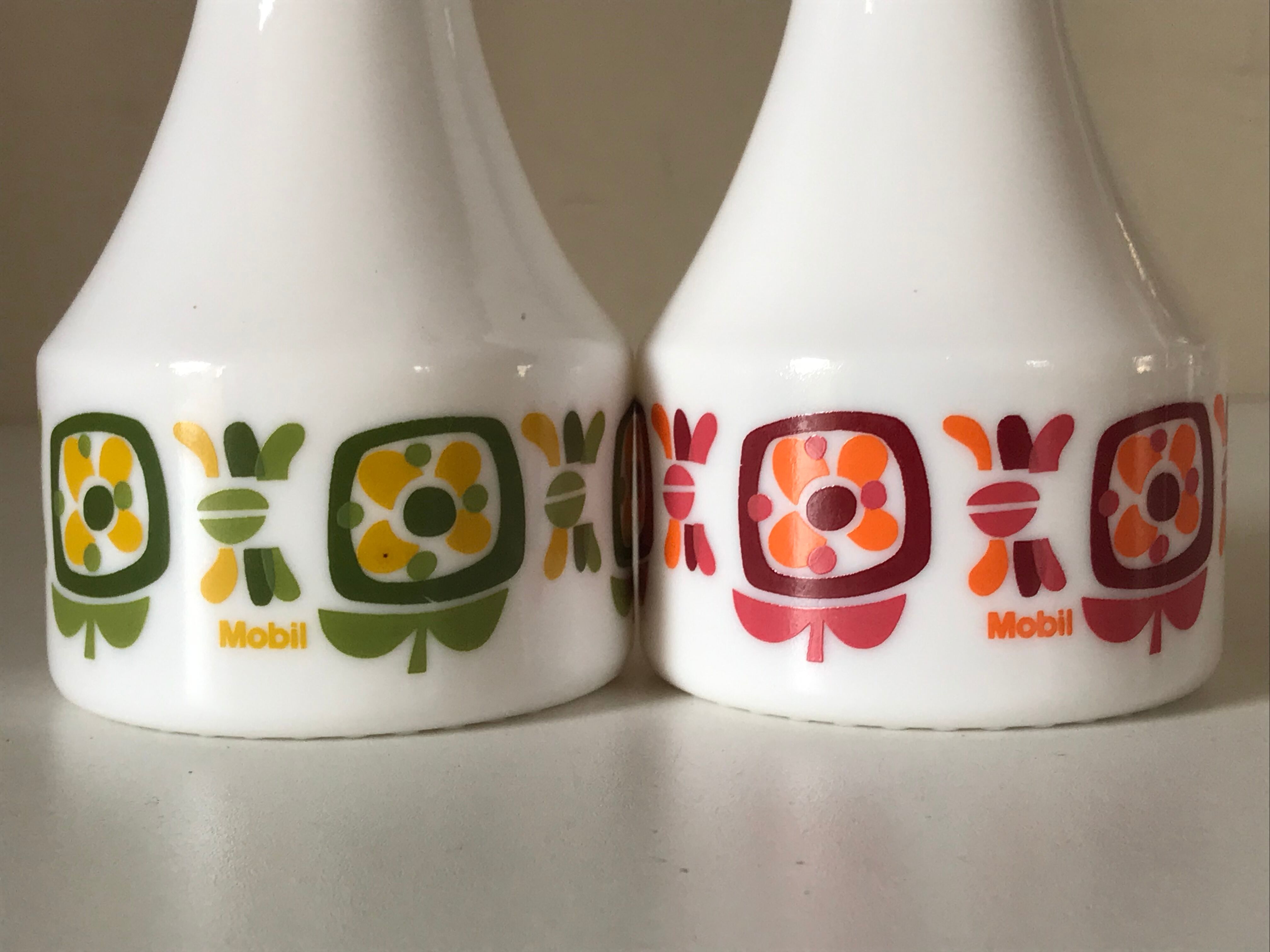 Set oil and vinegar mobil vintage years 70 s