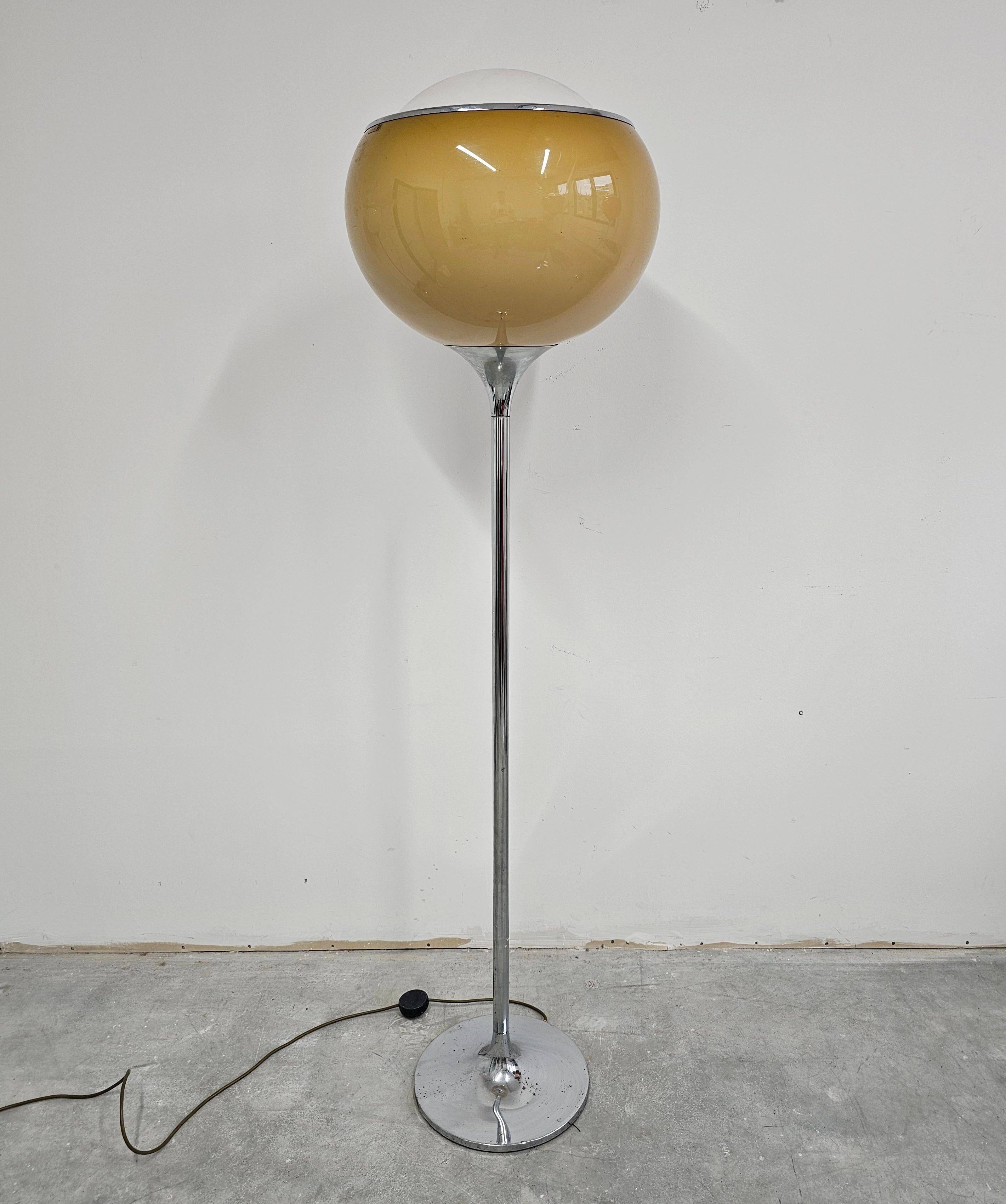 Mid-Century Floor Lamp "Flash" or "Large Bud" by Harvey Guzzini
