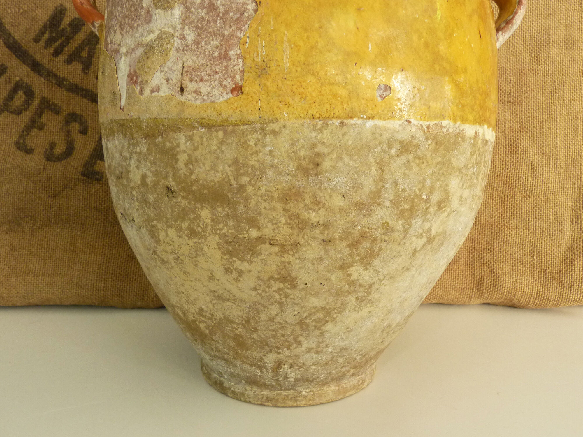 Vernified yellow candied pot