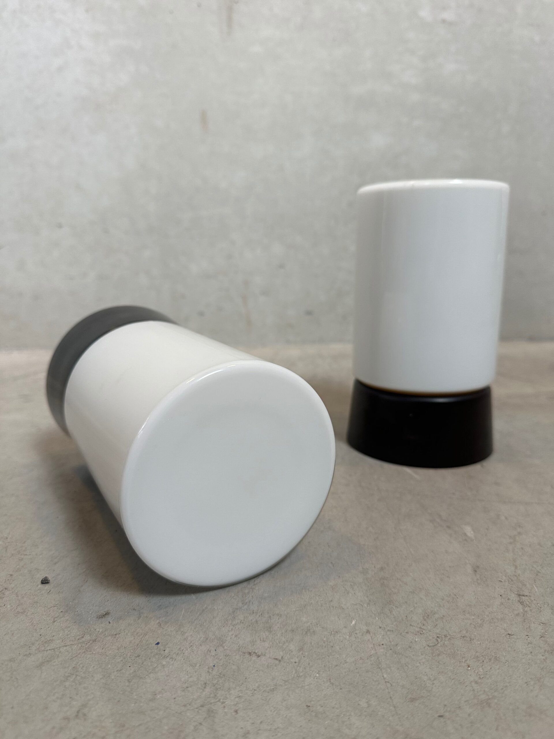 2x lampe de plafond vintage – bakélite et opaline
