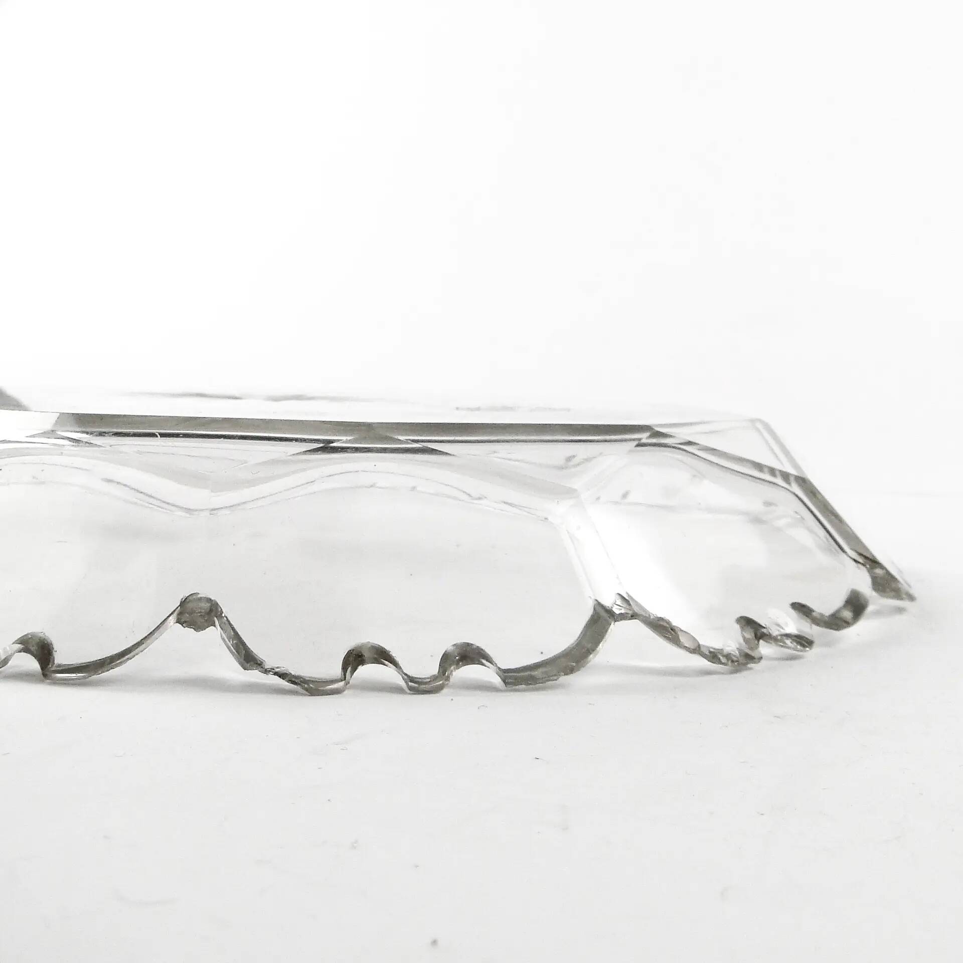 Plat Biedermeier, cristal transparent, République tchèque, 19e siècle