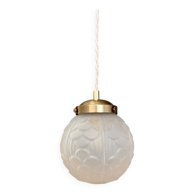 Suspension globe vintage art déco en verre dépoli