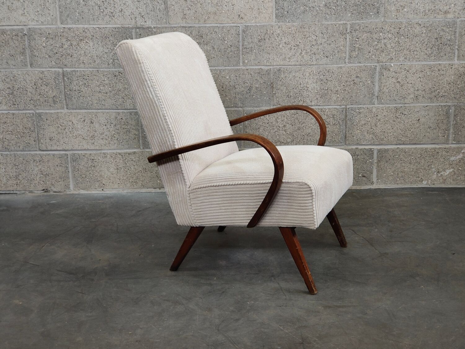 Fauteuil restauré par Jaroslav Smidek 6952 pour Ton