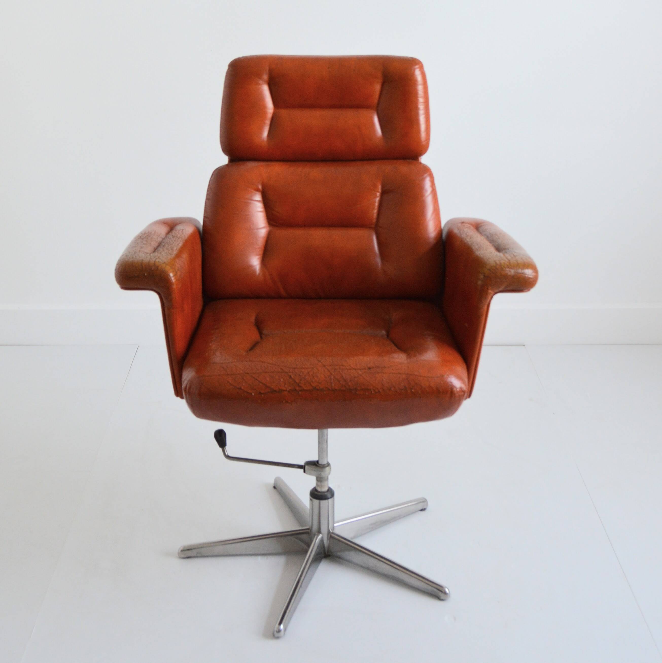 Swivel chair / height adjustable 1960 vintage