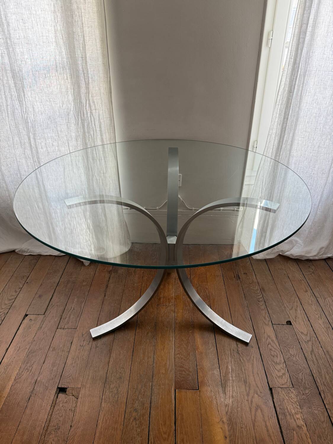 Table ronde en verre et acier, années 70
